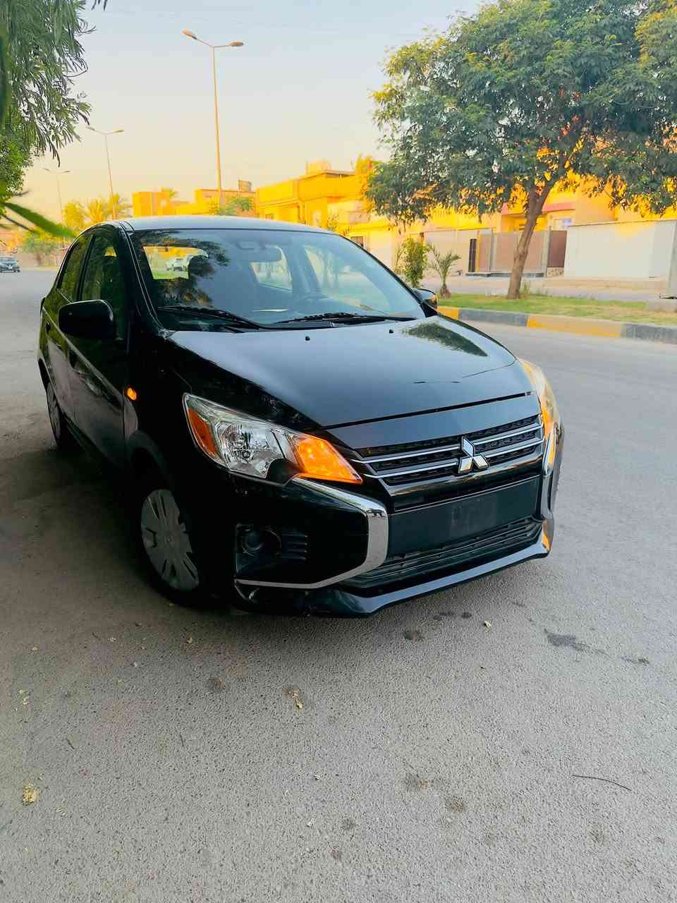 🔻🔻سلام عليكم  🔻🔻
ميسيوبيشي ميراج موديل 2023 وارد امريكي بدوووون قطرة صبغ وبدووون اي ايرباك ( ما طاك بيها ولا ايرباك ) فقط بارد بالجاملغ 

السيارة گير أوتماتيك رادار امامي لمنع التصادم في حالة عدم الانتباه
نظام ABS مانع التزحلق
وجام كهرباء 4 ابوب والمُري الجانبية ايضاً تتحرك كهرباء 
كامرة خلفية دوارة وية فرة الاستيرن وبلااادية وليس عمل 

تحكمات ستيرن كاملة جهتين ونظام كروز كنترول للطرق الخارجية 
بدون دوانز نهائياً وشرط على البانزين العادي 

السيارة حادثها الدعامية الامامية فقط وبيها بارد بسيط بالجاملغات الامامية فقط وباقي السياره كلها مكفولة يعني السيارة قطرة صُبغ 
 بعدها بوضع الشركة محرك گير كهربائيات كلهن على البلاد وما ملعوب بيهن نهائياً وممشاها 31 الف حقيقي 

والسيارة نظافة الداخل والخارج نظافة 100% وبشوف العين احلى من الصور 

 و مكاني بغداد 

للاستفسار اكثر 👈 ☎️ ***********
