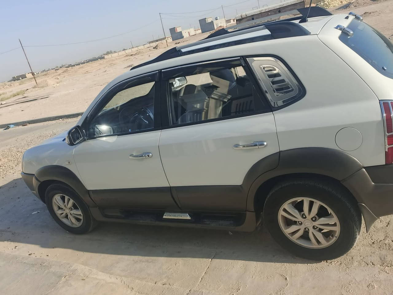 توسان 2009
خليجي محرك 2000 دوش

رقم بغداد الدولي بأسمي 

حساسات خلفيه 

كامرة خلفية 

هندبريك يد

تبريد شغال 

محرك كير كفاله 

صبغ جاملغ 

وبنيد مبدل بلادي فقط بدون دواخل 

السعر 105 وبيه مجال 

***********
