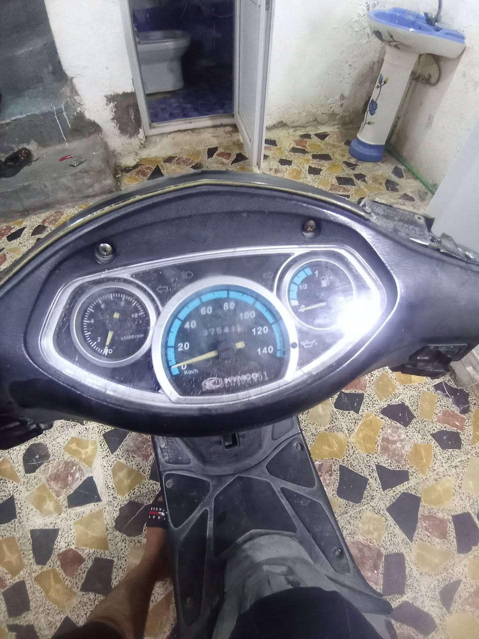 جي 4 • تدخن • يحتاج شغل