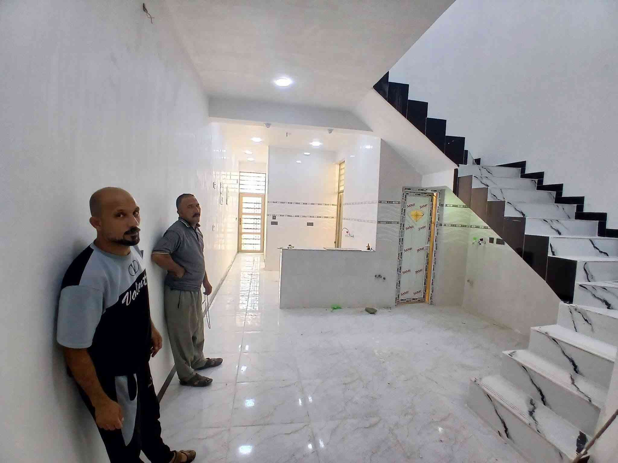 مشتمل لبيع طابو صرف ملك صرف كوت حي الشهداء الدبيه الثالثه بناء طابوق درجه أوله يتكون من غرف نوم مطبخ استقبال هول صحيت داخليه وخارجيه السعر المطلوب ٧١مليون وبيها مجال للشراي الاستفسار ***********
