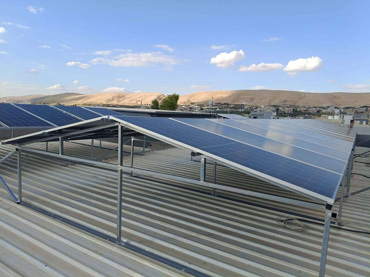 ☀️ منظومة جديدة في بحزاني – حي الانتصار ⚡

منزل السيد حسين ميرزا ينضم إلى حلول الطاقة الشمسية من شركة طاقة الذكية 🔋

💪 100 أمبير صباحًا + 100 أمبير مساءً

🔹 2 × SolaX 20kW — إجمالي 40kW
🔹 بطارية SolaX Lithium 16kWh — عمق تفريغ 95%
🔹 ألواح شمسية 620W

🛡️ ضمانات موثقة وحقيقية
5 سنوات استبدال للإنفرترات
10 سنوات للبطارية
12 سنة للألواح

🏢 شركة طاقة الذكية
✅ شركة رسمية ومسجلة
✅ متخصصة في أنظمة وحلول الطاقة الشمسية
✅ ضمانات حقيقية على المنتجات
✅ كادر هندسي وتركيب وخدمة ما بعد البيع

📍 بعشيقة – شارع البانزيخانا
📍 الموصل – الطريق الرابط بين سايدين سعدي مهدي وتقاطع المصارف

📞 *********** | ***********
📞 *********** | ***********

🌐 الموقع الرسمي لشركة طاقة الذكية

☀️ لا تشتري مجرد منظومة… اختَر شركة رسمية وضمانًا حقيقيًا.

#طاقة_ذكية #Taqa_Smart #الطاقة_الشمسية #بحزاني #بعشيقة #الموصل #SolarEnergy
