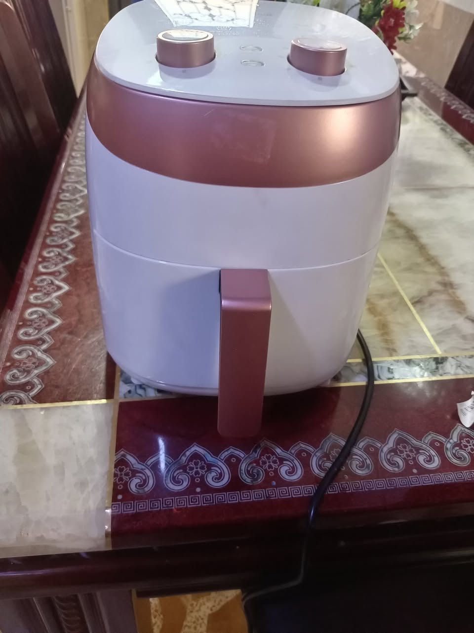 السلام عليكم فرن غاز شغال ونظيف 
قلايه هوائية بنر مال برده العنوان موصل حي الميثاق *********** يوجد واتساب

