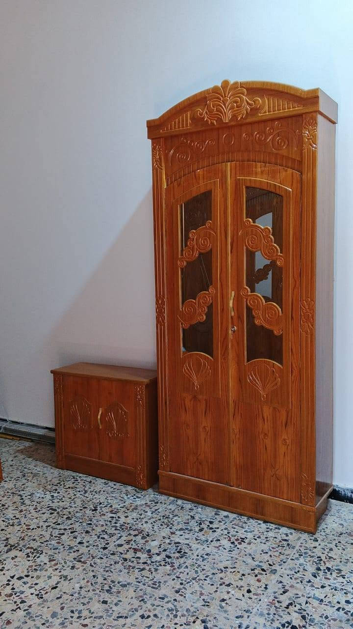 سلام عليكم
غرفه اخشاب صاج جديده ما مستخدمه
شديتها فقط للعرض سعرها مليون وبيها مجال
الرقم***********
