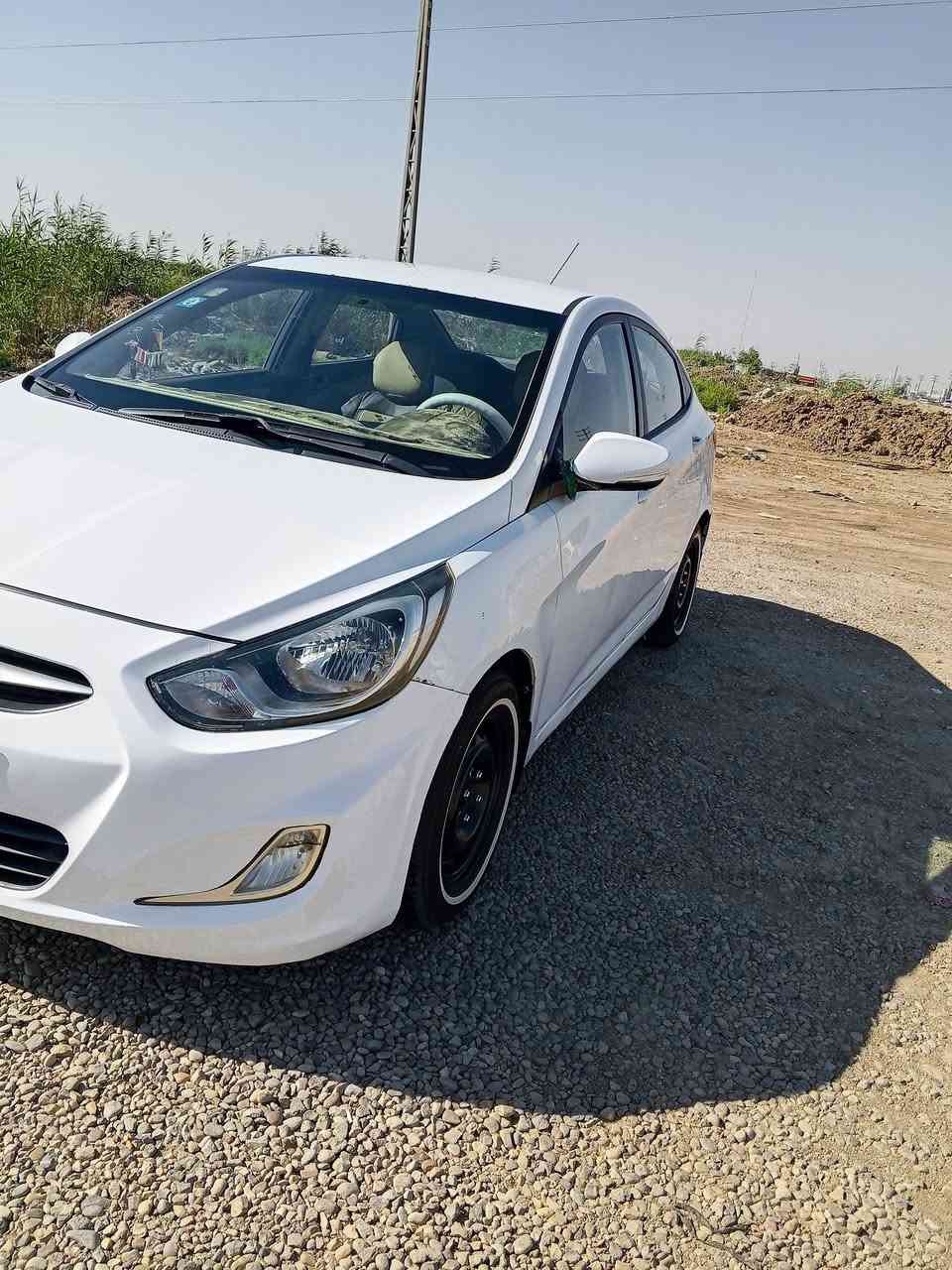 اكسنت ١٣ خليجي 
مكينه ١٦٠٠ 
محرك  كير صدر تبريد  كامله السياره 
تخم تاير  دوشمه داخل باتري جديد 
سياره خير من الله 
سياره باسمي تحويل ثاني يوم 
بيهه صبغ نص جاملغ وباب ودوسه بدون دواخل  فقط صبغ 
لاتبديل ولا ضربه سونار خاص 
مكاني كوت السعر ٨٠ 
***********
