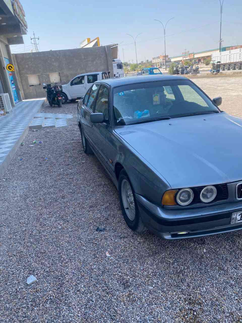 سلام عليكم بي ام البيع موديل 93 تبريد ثلج فتحه بجم عريض دخل صاج دعاميات ام  سياره كله ام  رقم بغداد مشروع وطني تحويل ثاني يوم  السعر 48وبيهه مجال بسيط  مكان عامريه الفلوجه /***********
