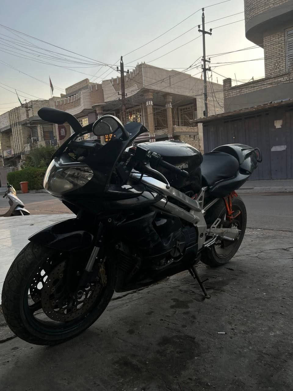 سلام عليكم دراجه جكسر 2003مكينه الف سيسي دراجه نقصه بس سلف دراجه دفعه تشتغل  مراوس بكير شعندك نزل رقم ***********
