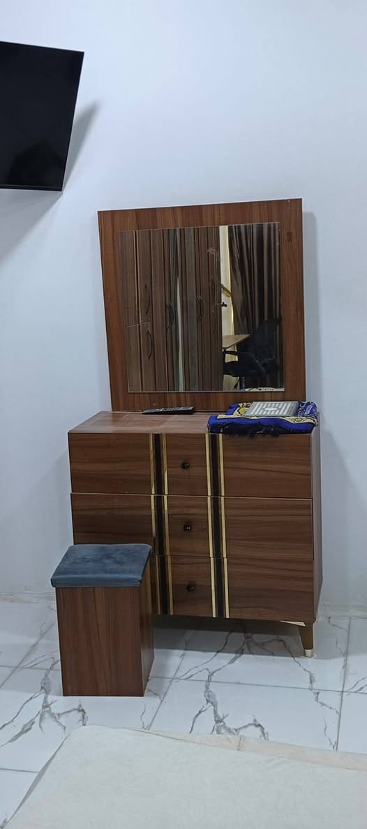 سلام عليكم غرفه للبيع نضيفه كلش مكاني الدجيل سعرهاا 450الف وبيها مجال هذا رقمي***********
