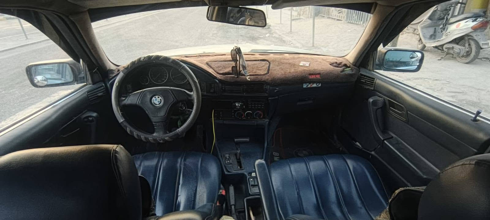 السلام عليكم. 
سياره BMW مديل 92 رقم صلاح الدين ويل كب خليه مرغوب غرفه جـلد (( مكيـنة جديد گـير رياضي )) كهربائياته جـدد (( ما مطلوبة بس الله )) . السياره بأسمي ثاني يوم اداورلك   " السكن : المثنى - رميثة - قضاء الهلال  /// السـعر 42 وبيها مجـال للشراي 
للاتصال و الاستفسار 
 ***********
