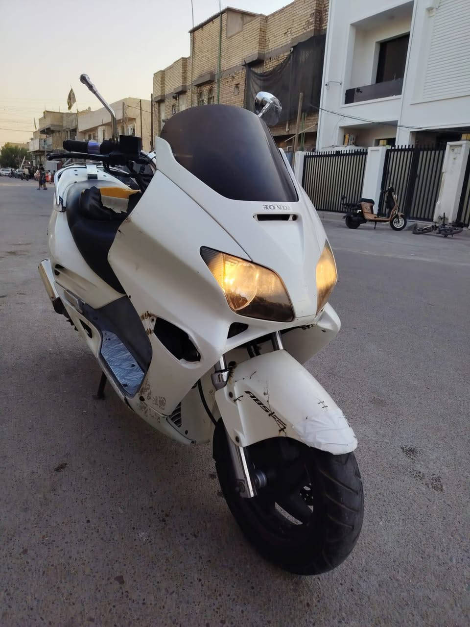 فورزه 0/6 دراجه جاهزة نكرة سلف وين ميعجبك تطلع بيهة كهربائياًت كلهة شغاله كاتم موجود كلجاد جدد شلعه معدل كيجات شغاله يرادلهة اشاير اماميه وشويه ترتيب للبجم بيهة ABS شغال بريكات كامله الدراجه فقط ادامه وترتيب ب500 وبيهة مجال بسيط بغداد الشعب *********** ما متواجد فيس
