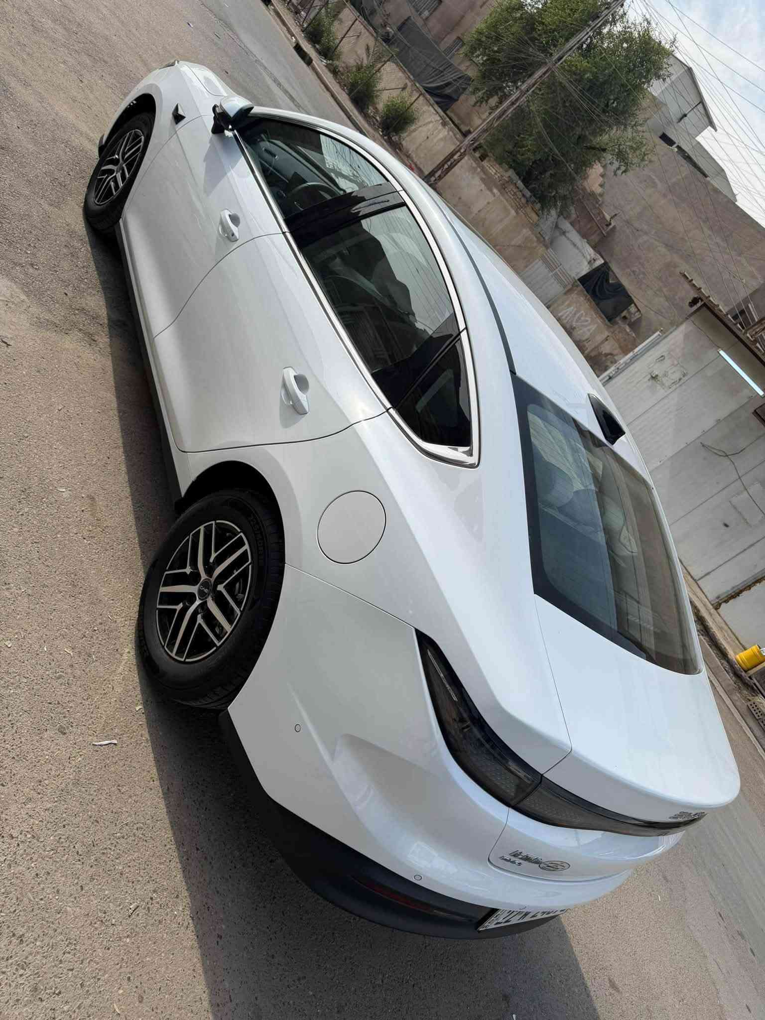 بي واي دي • ماكو تفاصيل
