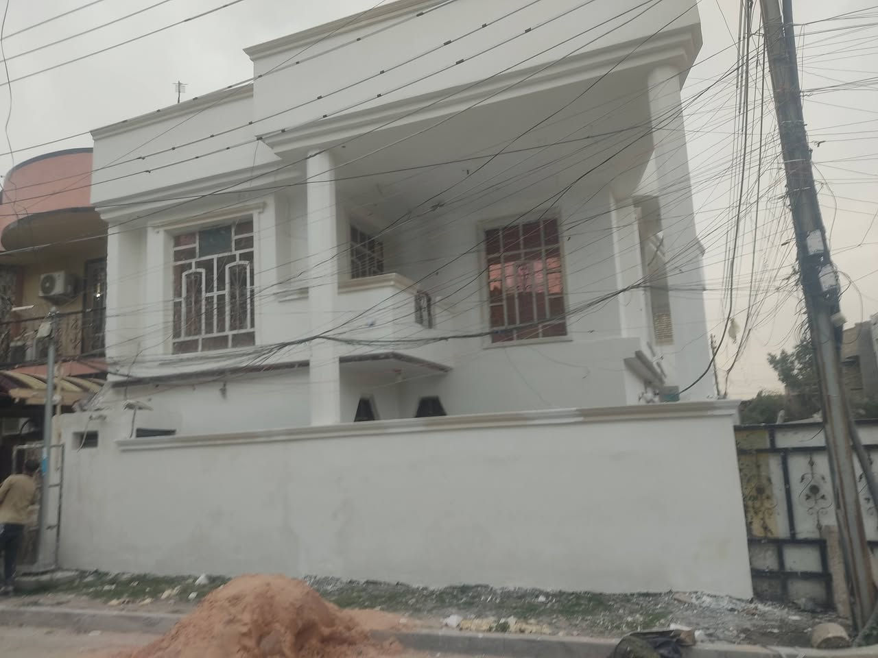 سلام عليكم لباخ مصري شغل درجة اول خشن وناعم وطلس والواجهات وفوم متفرغ حالياً *********** رقم بي وتس لتوصل
