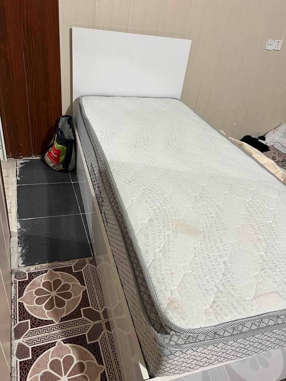 سرير نفر • جديد • استعمل شهرين