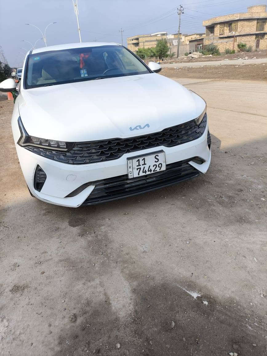 كيا  K5 🚘
موديل 2022 خليجي
مكينه 2000 دوش ✅

رقم بغداد انكليزي بأسمي ✨

مواصفات السيارة_
• تشغيل عن بعد 
• ⁠بصمه عدد 2
• ⁠ويل كروم
• ⁠انارة ترحيب عند الأقتراب
• ⁠صندوق ذكي يفتح عند الأقتراب
• (درايف مود ) ⁠5 انضمة قياده
• ⁠شاشه كبيره car blay + كامره دواره
• ⁠حساس خلفي  
• ⁠⁠مانع انزلاق
• ⁠تبريد قطعتين
• ⁠اشارة بالمري + شفط
• ⁠مخارج USB
• ⁠فول تحكم ستيرن +كروس سرعه 
• بك لايت لد متصل⁠✨
• ⁠كرسي السائق كهرباء
اخوان السياره كفاله عامه (عدا بارد قليل
في بنيد 
178$
***********
