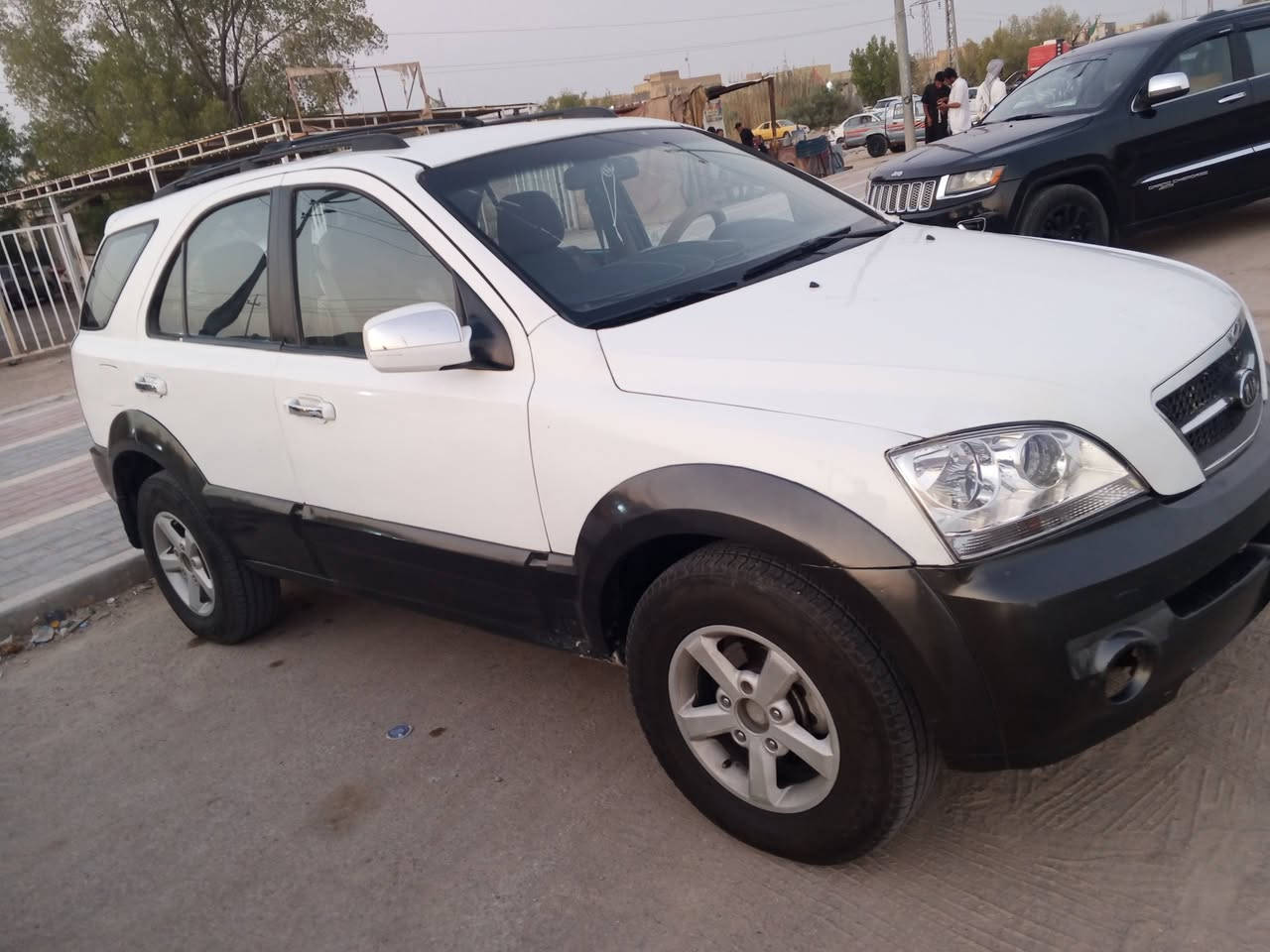 سورنتو موديل 2006 محور3000vvt السياره جاهزه رقم اربيل سنوية 2019ساقطه صاحبها يداور السيارة مامطلوبه ولا عليها غرامات  جاهزه تخم تاير باتري جديد تبريد ثلج جاي اروح وارجع بيها للدوام الى بغداد كل اسبوع خير من الله جاهزه موجوده بالشطرة  سعرها 67وبيها مجال  ***********.
