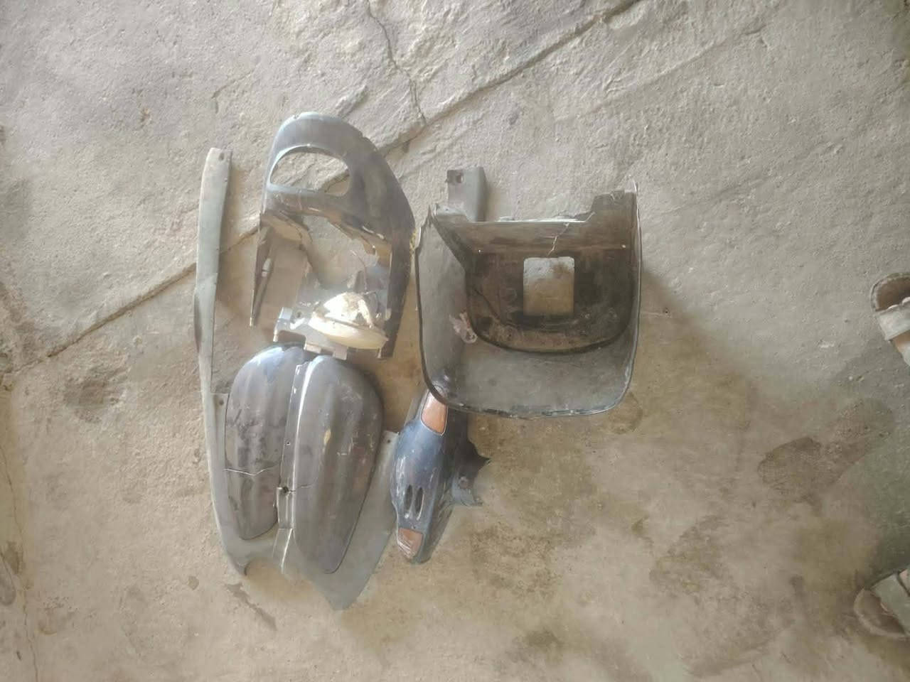 ماطور نفخ خوان مال روحه وجيه ماطور نضيف مكينه حلوه لاونه ولاصوط غرضو كله موجود ويرمنيه لايت شغال سعر150. ***********
