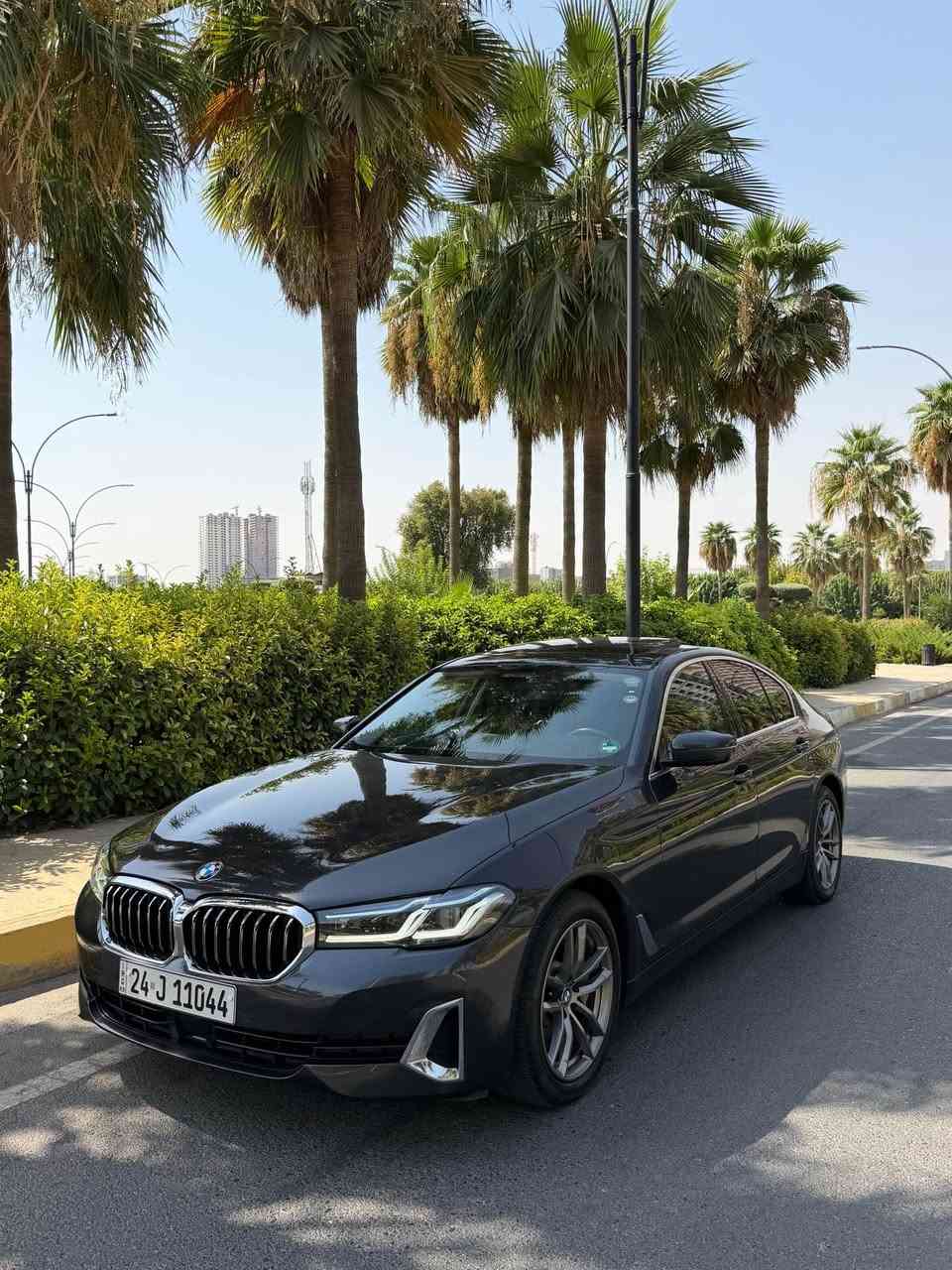 BMW 530i 
WARD 🇩🇪 zaman 
2021 
101 hazar KM Royya 
Sayaraka cllena be sbux be PDR 
Da3ame lo da3ame ba shart 
Sayaraka awropya zamana 
Slayt 
Sanduq shaft
Radar gawra 
Lezar Shen 
2 suec 
*********** أربيل, العراق
