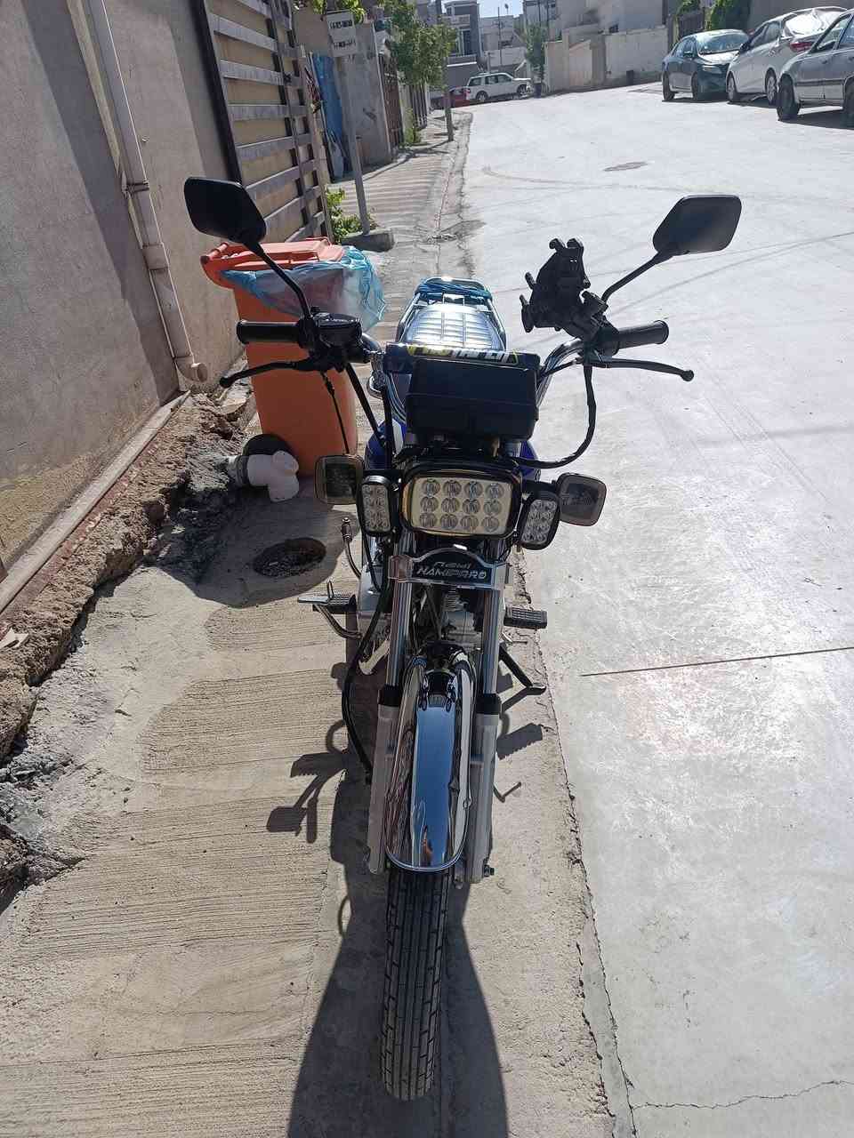 دراجه للبيع مديل 23
سعر 500بي مجال 
***********
