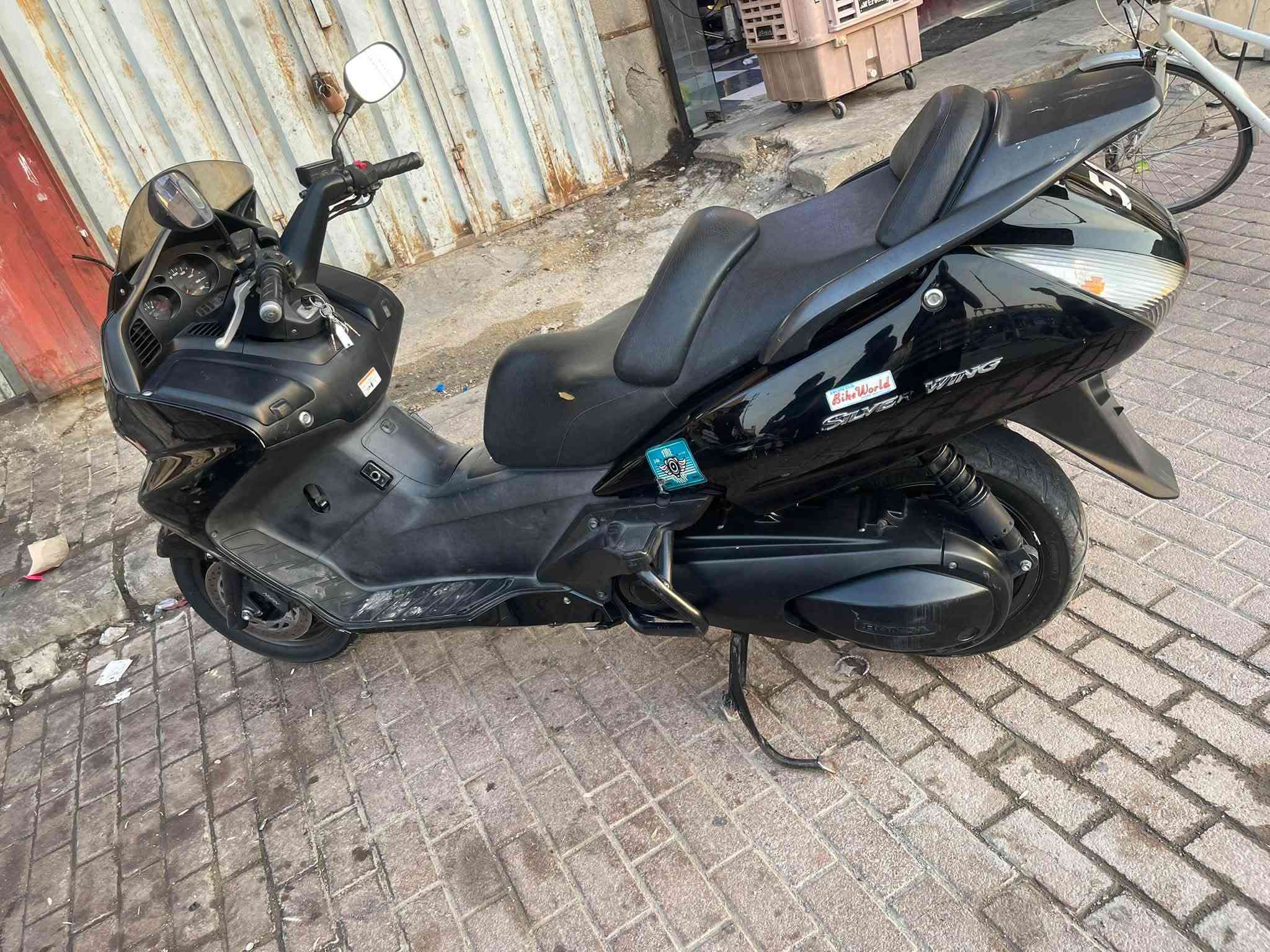 للبيع
سلفر ونج حجم المحرك 400 الدراجه جديده 
طالعه من معرض منتضر الدراجي كفاله كلهه
ماشيه 27 الف عنواني بغداد مدينه الصدر الورفلي
سعرهه 21  بي وتساب ***********
