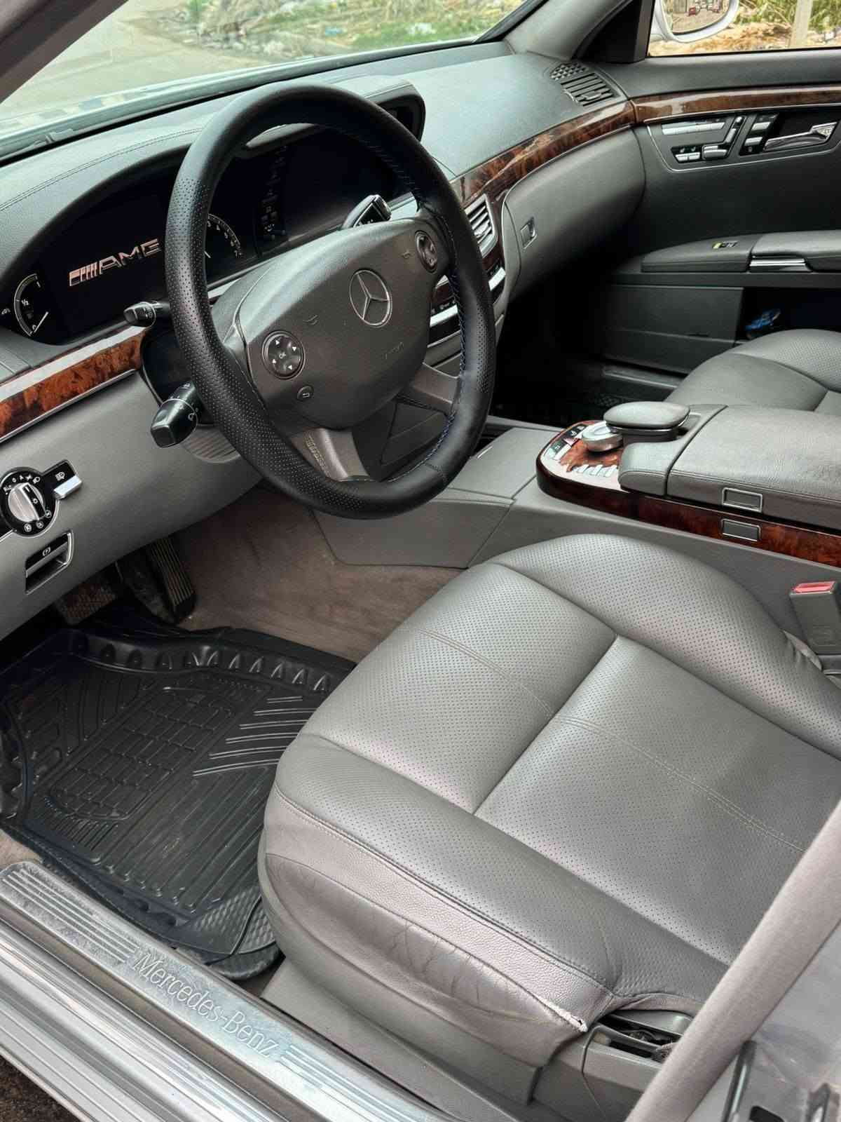 مارسيدس s550 موديل ٢٠٠٦ لون سلفر رقم شمالي فول مواصفات وارد يابان بيها صبغ حزام بدون حادث سياره نظيف مابيها اي نقص للبيع فقط مكانها بغداد 
***********
٠٧٧
