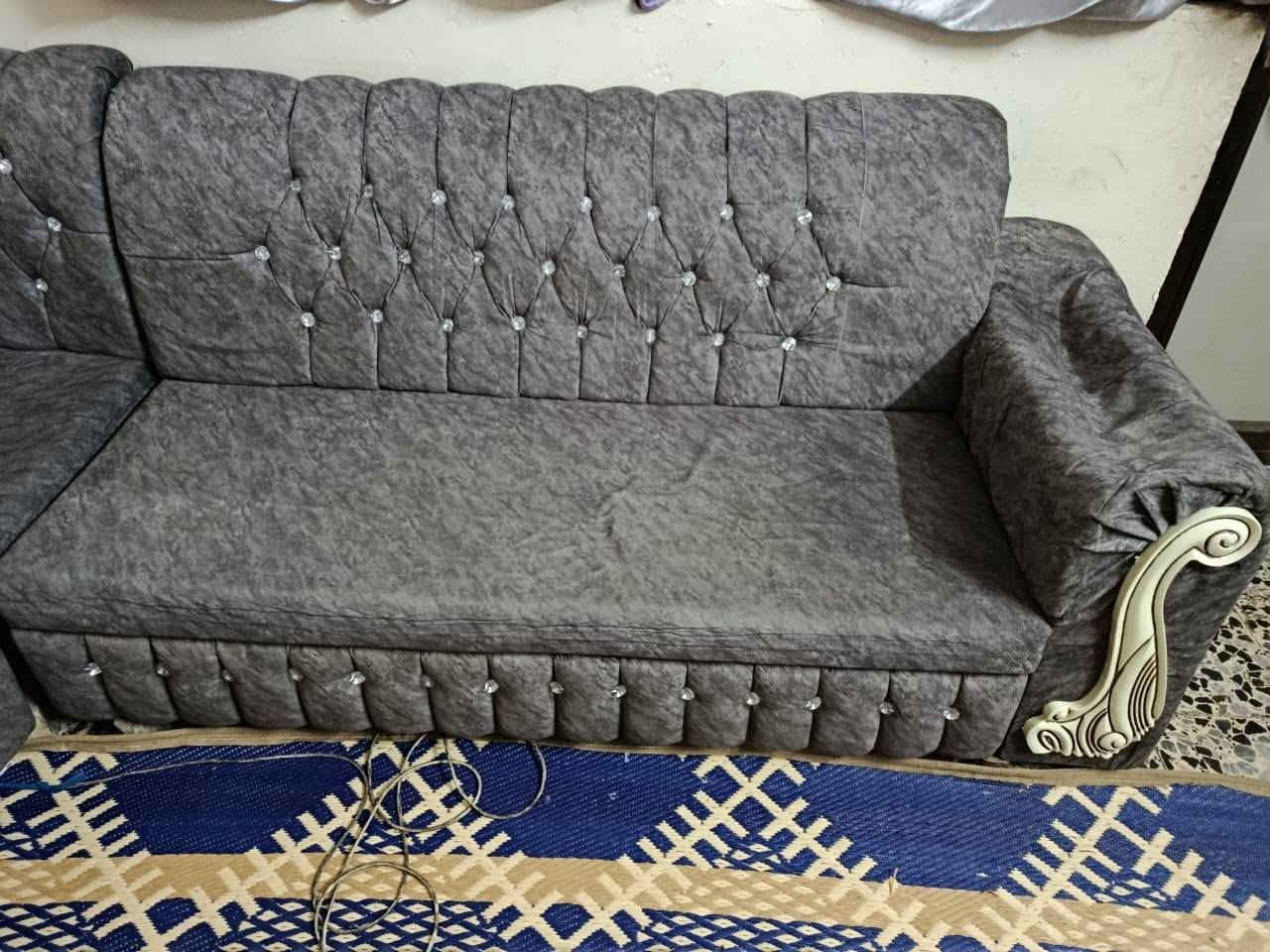 سلام عليكم من رخصت مدير الكروب اريد ابيع هذا الديوان السعر 100الف مستعجلة عليه 
للإستفسار مراسلة  هذا الرقم وتساب ***********
