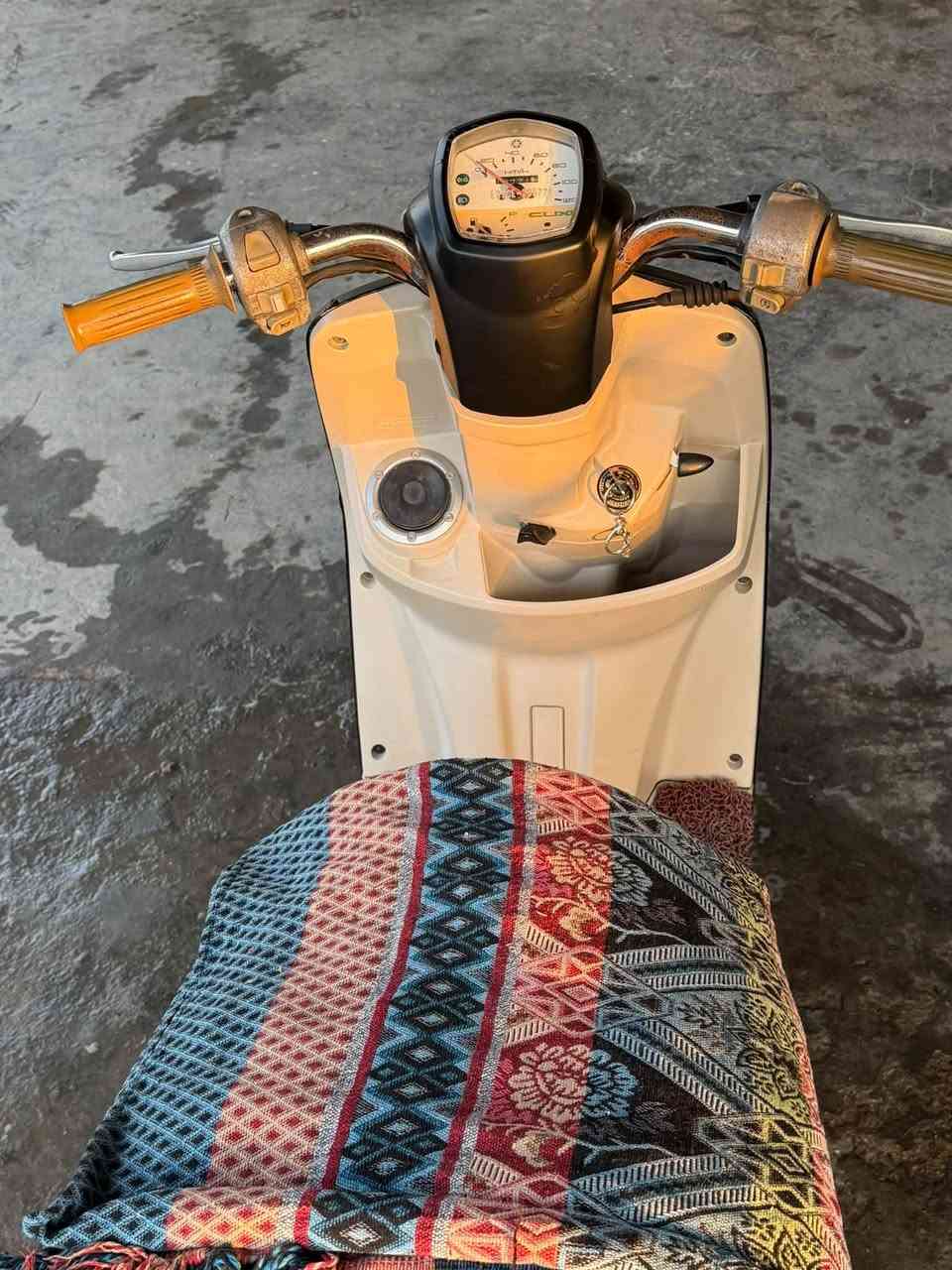 سلام عليكم بوليس كابريتر للبيع مكفوله كفاله عامه من كفر ومكينه كفر كله ختم واحد ويه المكينه شوفت عينكم النضافه الدراجه جامده ماناقصه اي شي كهربائيات كله شغاله السعر ١٢٠٠ وبيه مجال شي قليل التواصل ***********

