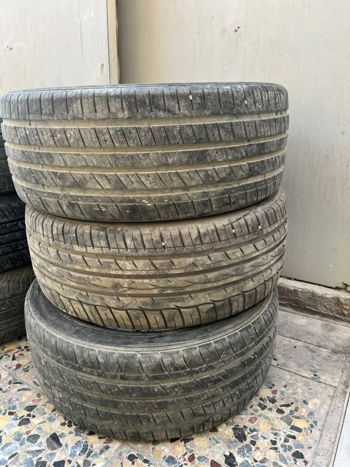 السلام عليكم 3 تايرات قياس 245/45/19 كوري مستعملات قليل السعر 75 عنوانهم بغداد البلديات ***********
