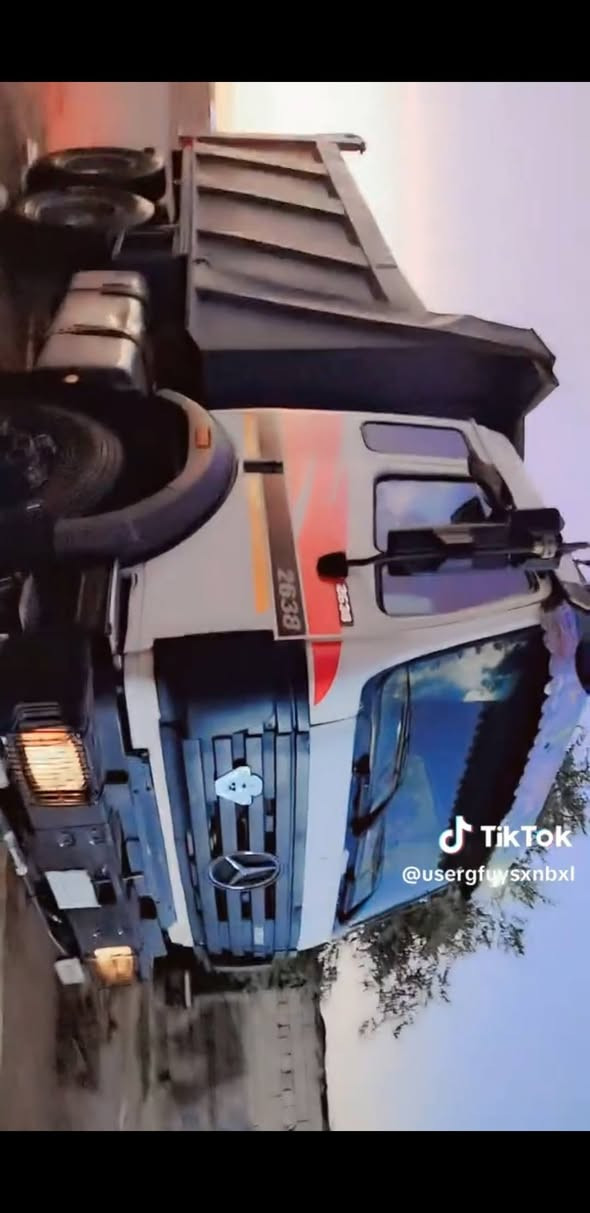 سلام عليكم كروتي للبيع مديل ٩١ مجموعه نص جيف كير فافون مكينه ٣٥ للستفسار ***********
