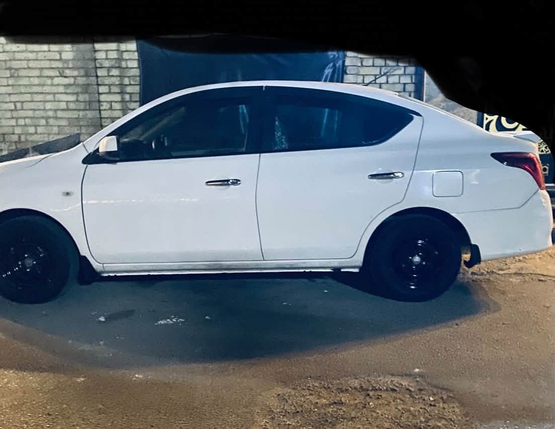 سلام عليكم نيسان سني هندي كفاله عامه بس بيهه رصعات او طخطخات بصيطه لا صبغ ولا تبديل  موديل ٢٠٢٠  السعر ١٠٠ بيهه مجال سياره احله من الصوره مكان بغداد البلديات ***********
