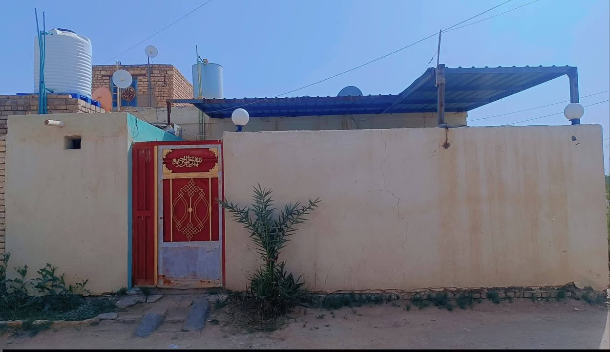 السلام عليكم (بيت للبيع) زراعي السديناويه خلف الجسر 

الشارع المقابيل مدرسة التعاون المتوسطه 

بيت كامل بناء 100 متر غرفتين وصاله ومطبخ وحمامات  

بناء (فرمستون عكاده)  بيت بناء حديث   كامل سيراميك صبغ كهرباء ماي بيت كامل 
 
 للاستفسار الاتصال او مراسلة الرقم ( *********** ) 🌹🌹 @إشارة
