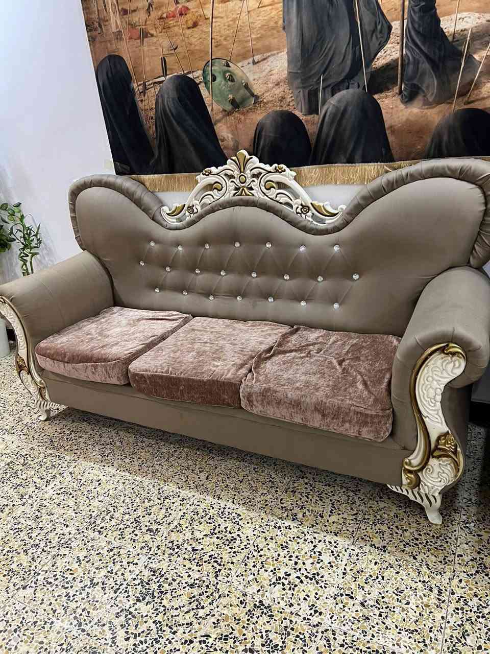 تخم للبيع تزكام نظيف السعر ٣٠٠ المكان الدوره ابو دشير شارع الضغط الاستفسار الاتصال ع هذا الرقم ***********
