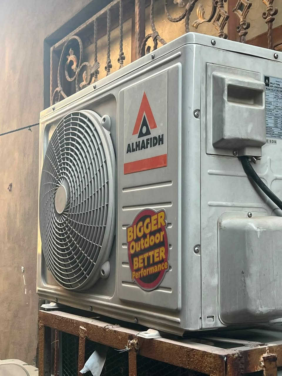 سبلت واحد طن انفيرتر الحافض موديل٢٠٢٣ ٢٠٢٤
بعده بلضمان مشتغل تلث مواسم فقط 
تبريده خير من الله مابي اي عطل ولا داخل تصليح وقبل شهرين 
غاسله يعني تاخذه تشده گبل
***********
الزعفرانيه
السعر٤٠٠ وبي مجال بسيط
