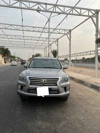 لكزز LX570 • ٢٠١١ • محرك ٥٧٠٠
