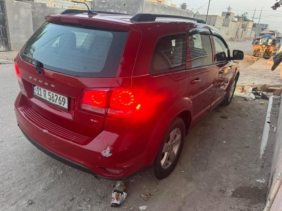 جورني موديل 12 رقم بغداد انكليزي  بسمي  وارد امريكي حادثها باب وجاملغ  وبيها مكانات  صبغ طخات وخياسات وصلحتها اكفلها من الكلبه ومن الكص ولعيب الشرعي ولباقي شوف العين  السياره مكينه سته اسرندر  وسبعه راكب  حداده جديده  تبريد ثلج كير ومكينه كفاله السياره جاهزه سعرها 88  وبيها مجال  حك الجيه مكاني ناصريه سوق الشيوخ  الشراي يتصل ***********
