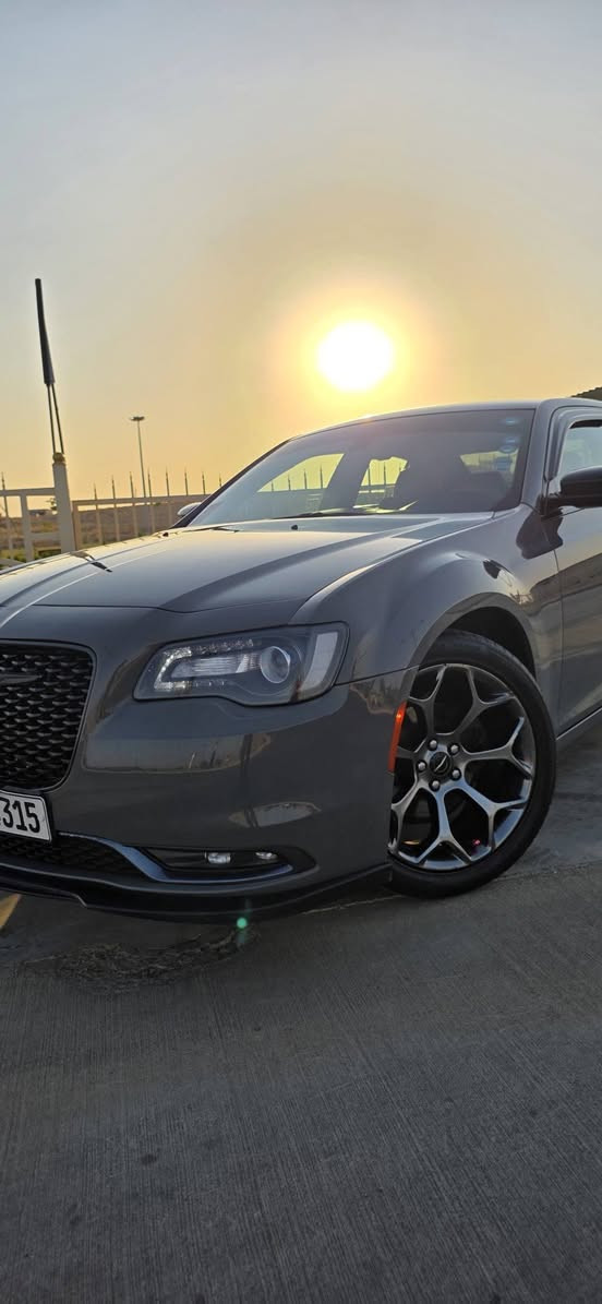 Chrysler S300
سلام عليكم اوباما 2017 للبيع
وارد كندي بدون حادث بس من اجت طلع بيها 3 قطع كلير
 وهنا بالعراق نطخ باب الورا سايق ونصبغ  وسونارها موجود✅️

ماشيه 173mi

مواصفات الS معروفة 
كشنات كهرب + تدفئة كشنات وستيرن ✅️
تشغيل عن بعد✅️
شفتات ستيرن✅️
شاشة جبيره ✅️
كير ماوس 8نمر ✅️
سماعات bose✅️
دمام خلفي ✅️
حساسات خلفيه✅️
وباقي المواصفات مالها معروفة 🤝🏻

سيارة عليها ادامة كامله من دعاميه للدعاميه  يعني مصرف دينار واحد مذب عليها ان ساء اللن
دهونات كلها جديدة ✅️
طخم حدادي جديد✅️
محرك+ كير كفااله شرط الفحص 

سيارة شرط بعد احلى من الصور تجي وتشوف بعينك 

مكاني موصل 
سعر 208 وبيه مجال 
والي تعجبه وماعندا سيارة كدامه بلاش ❤️

***********
