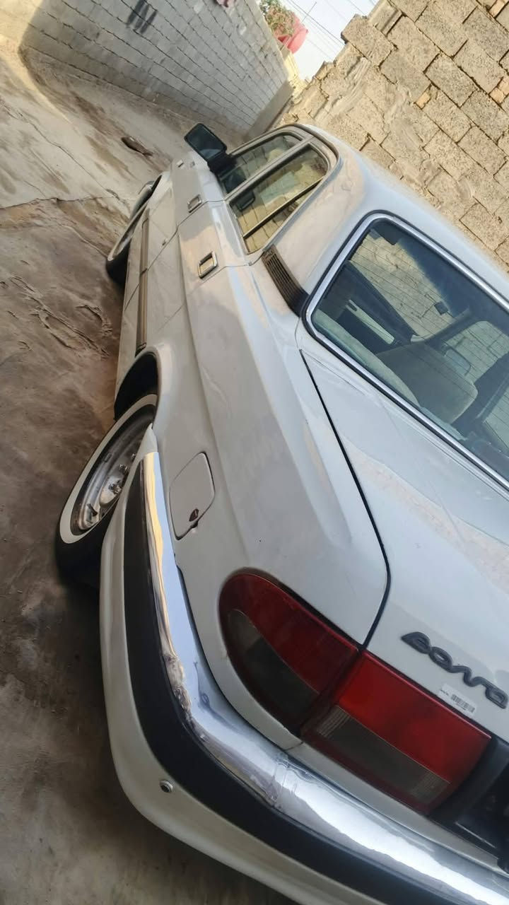 سلام عليكم فولكه لبيع موديل 2003 مكينته ففتي حداديه جديده خمس تواير توني شادهن كهربائيت شغاله سياره بسمي  تريد مداور او وكاله للك لختيار مامطلوبه كلشي سياره جاهزه من كلشي سعر 73 قفل ول ستفسار علي هاذه رقم  ***********
