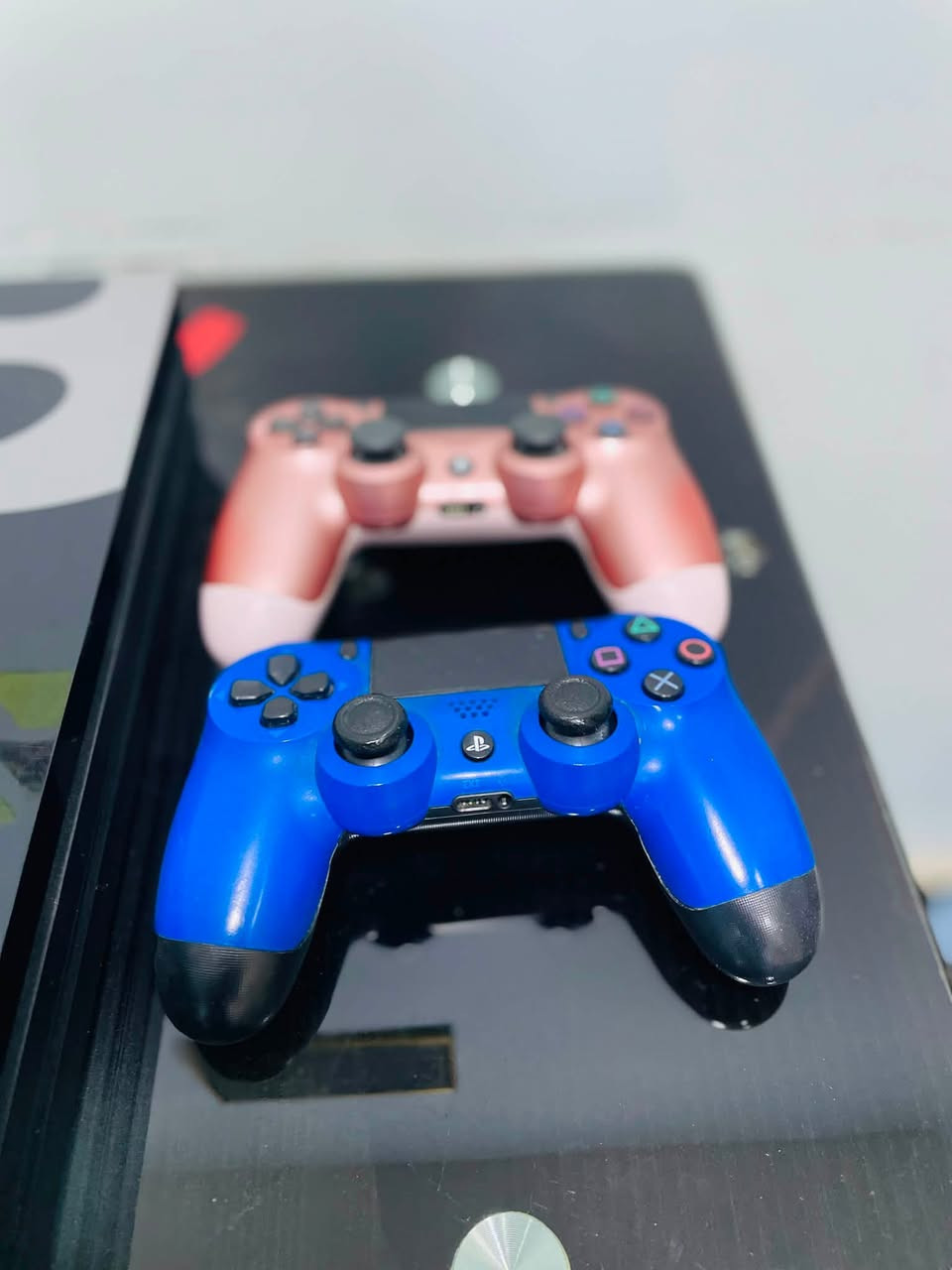 🎮 للبيع PS4 Pro أمريكي أصلي – مستعمل بحالة ممتازة 🎮

🔹 السعة: 1 تيرا
🔹 الباندل: Star Wars
🔹 الجهاز: ما مفتوح أبدًا، على حالته الأصلية
🔹 الجواستكات: 2 أصلية
🔹 الملحقات: كاملة
🔹 الأقراص: 3 ألعاب
🎮 GTA V
🎮 The Crew
🎮 Assassin’s Creed

💰 السعر: 325 ألف دينار قابل للتفاوض
📍 الموقع: بغداد – الحرية
📞 للاستفسار والتواصل: ***********

🔥 جهاز كامل وجاهز للعب، مناسب للي يدور على PS4 Pro أصلي ونظيف!
