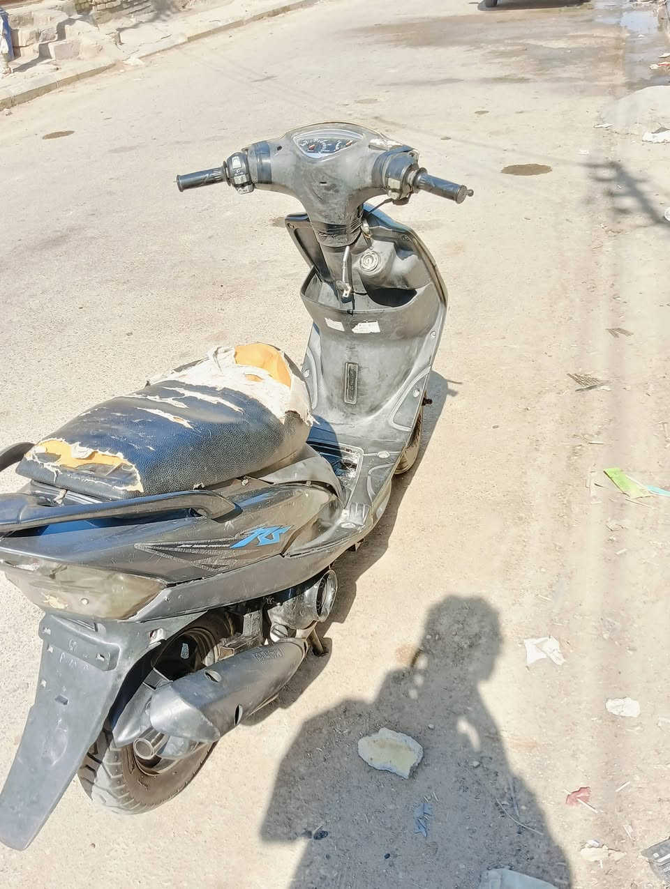 سلام عليكم ماكس عدله غراضه كله بلاديه مكينته مفتوحه 50 عوزه ترتيب
سعر 400 وبيه مجال 
رقمي ***********
