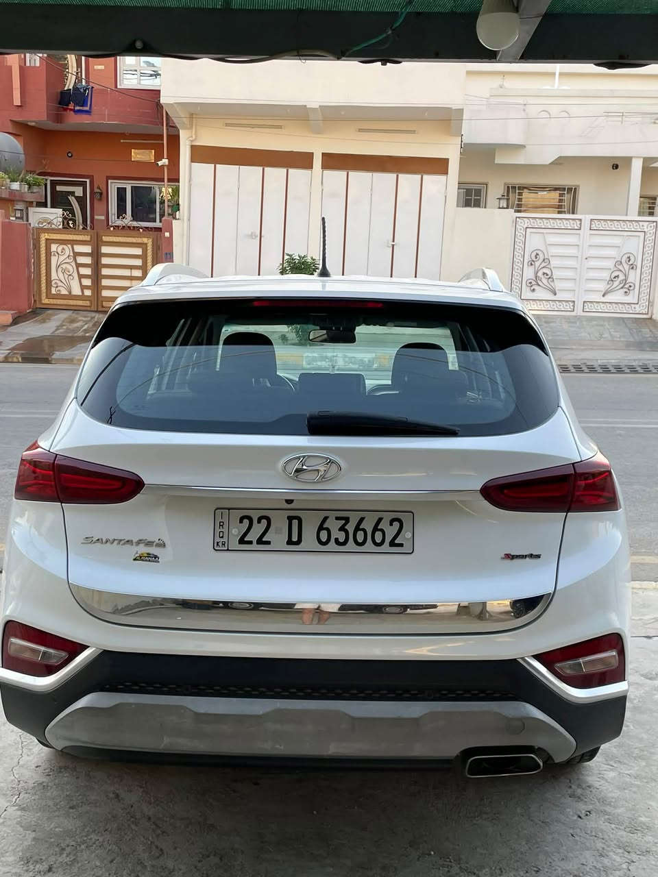 سلام عليكم للبيع سنتافيا خليجي موديل 20 4سلندر مواصفات بصمه تشغيل عن بعد كاميرا خلفيه حساس امامي وخلفي شاحن لاسلكي كشن كهرب واحد 7راكب 3قطع تبريد  سياره بلاديه جديده كفاله عامه من ضربه وصبغ السعر 185 وبيها مجال للشراي رقم الهاتف ***********
