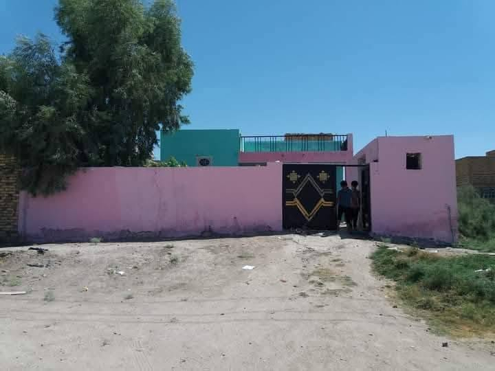 سلاام عليكم بيت طابو صرف حر البيع موقعه غماس ابو حجار قرب مشروع ماي جديد وجه ع ساحه مساحته 317 متر بي ستقبال وصاله وغرفتين وساحه وحمام داخلي وحمام خارجي ومطبخ تفاصيل تصل ***********
