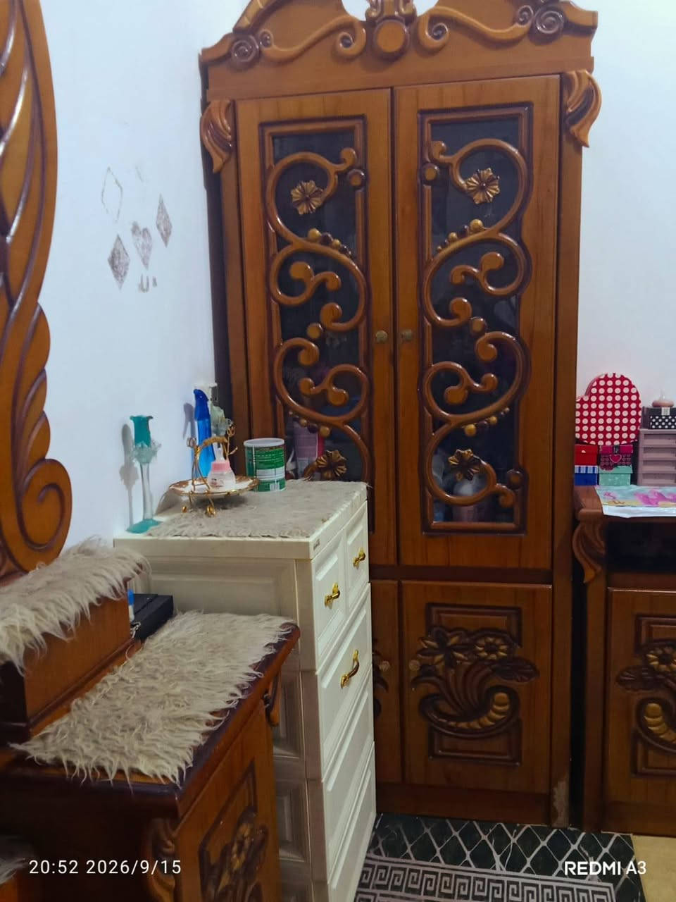 غرفه اخشاب للبيع المكان سوق الشيوخ
الاتصال او. واتساب *********** السعر 800 وبيهه مجال

نص مكتوب في الصور:
- 20:55 2026/9/15 REDMI A3
- 20:53 2026/9/15 REDMI A3
- 20:52 2026/9/15 REDMI A3
- 20:52 2026/9/15
- REDMI A3