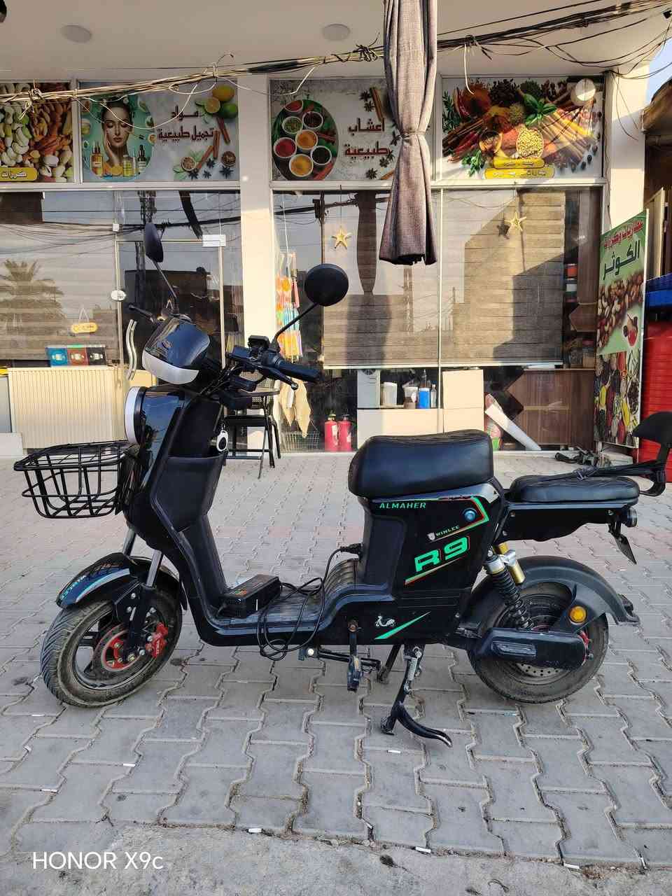 دراجة شحن R9 حالتها جيده استخدام قليل
السعر 450
***********

نص مكتوب في الصور:
- HONOR X9c