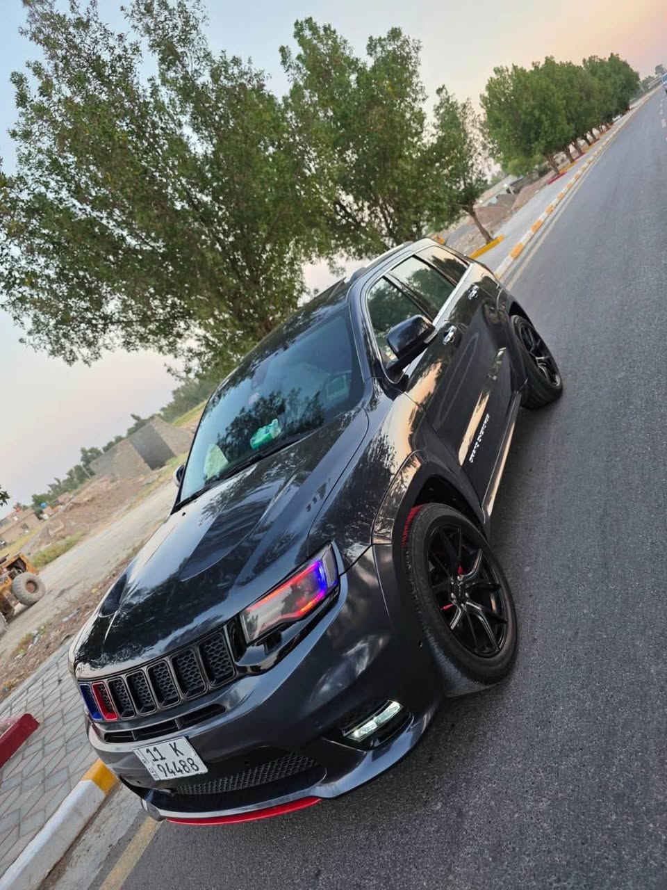 السلام عليكم 
جيب كراند شيروكي لمتد ٢٠١٦هيمي ٨ سلندر خليجي
فول مواصفات رقم بغداد بااسمي
السعر ١٦٥ $ او مراوس باقل
للتواصل واتساب *********** بغداد, العراق
