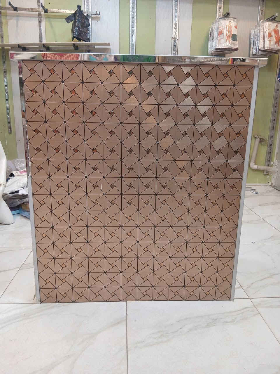 ميز للبيع العنوان بغداد الاستفسار على هذا الرقم ***********
