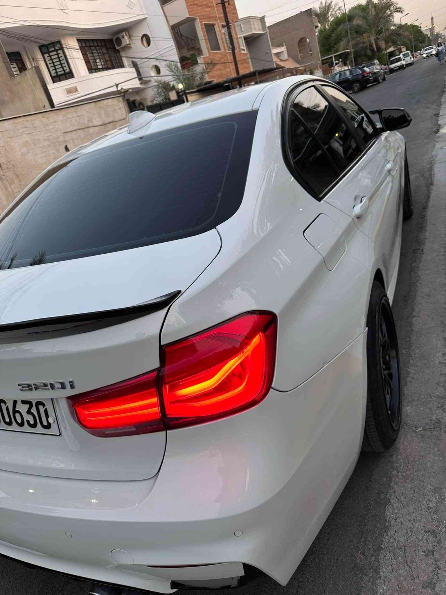 للبيع او مراوس BMW320i رقم اربيل2018  باسمي سنويه وهزه جديدة وباج تضليل 80/100جديد سياره مصروف عليه هوايه كير محرك صدر تخم تاير جدد مواصفات فول عدا الفتحة مقاعد جلد  ذاكره كهرباء تدفئه مقاعد دشبول دجتل 5مودات متغير 4اوضاع قيادة لدات داخليه تضليل اصلي امريكي بي ظمان سنه لايات LEDدواره  ويل كب تو سايز اصلي رياضي دعميات m3 داخل مغلف كاربون فيابر دركه ستيرن كاربون فيبر  شفتات بالستير سستم سماعات 🔊 boos السعر 150ورقه مكان السياره بغداد اليرموك للاتصال *********** صبغ جاملغ وبنيد فقط
