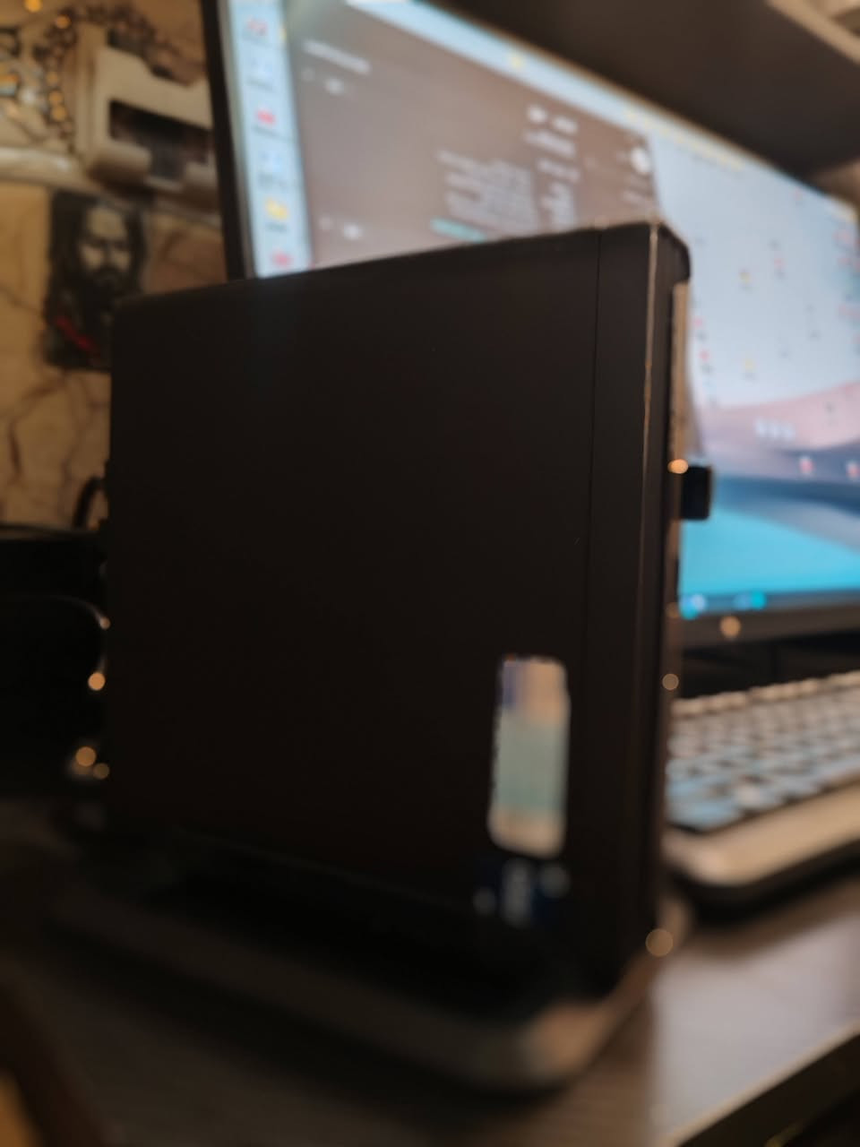HP Elite Mini • i7-12700T • ١٦جيجا