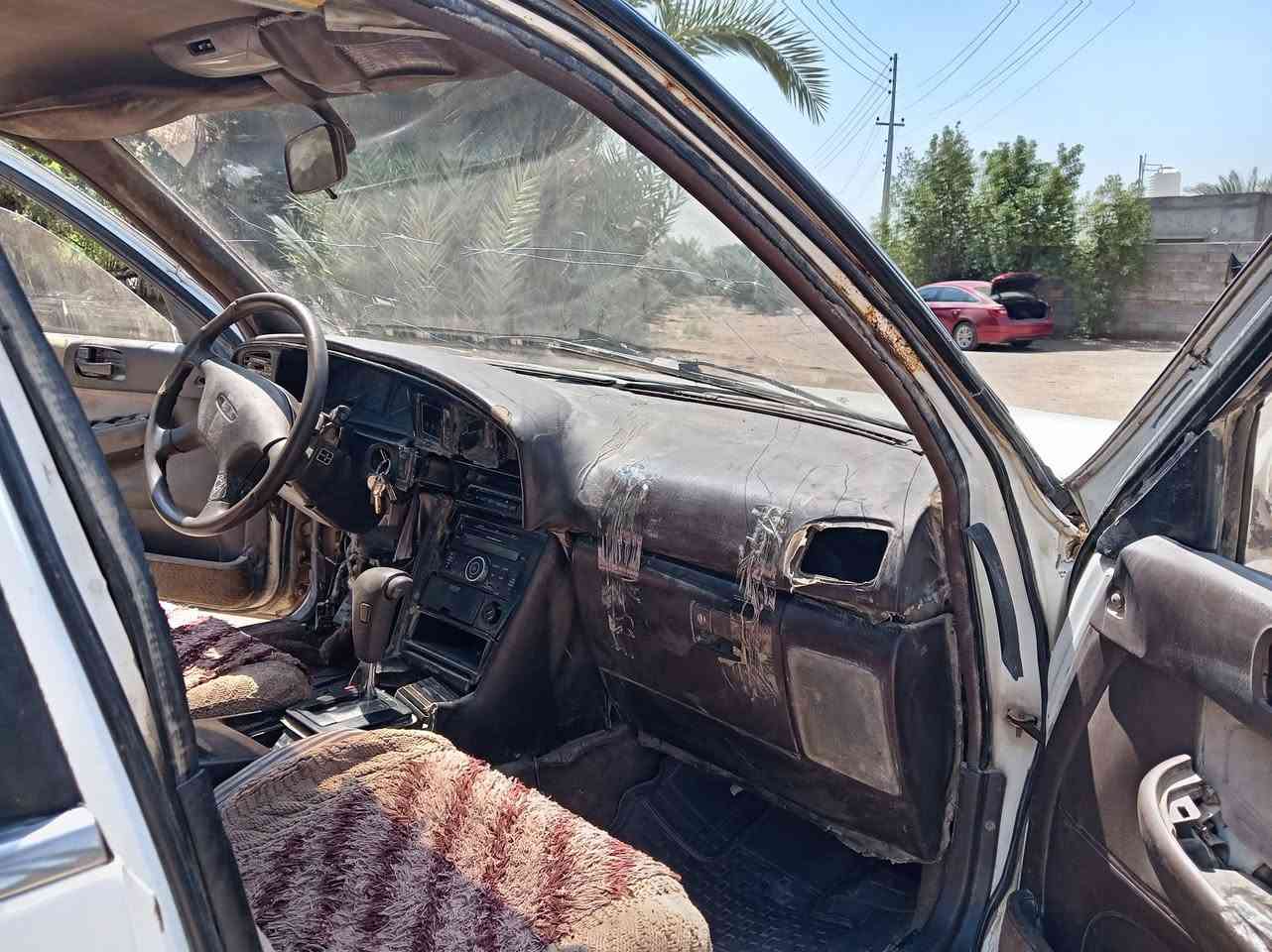 السلام عليكم  سيارة البيع كرسته شطح الموديل 1991رقم كربلاء المقدسة سيارة محرك ونجي مكفوله عوزلها ترتيبات السعر 20 ورقه وبيها مجال العنوان  الناصريه قلعه سكر الرقم ***********  على  ***********
