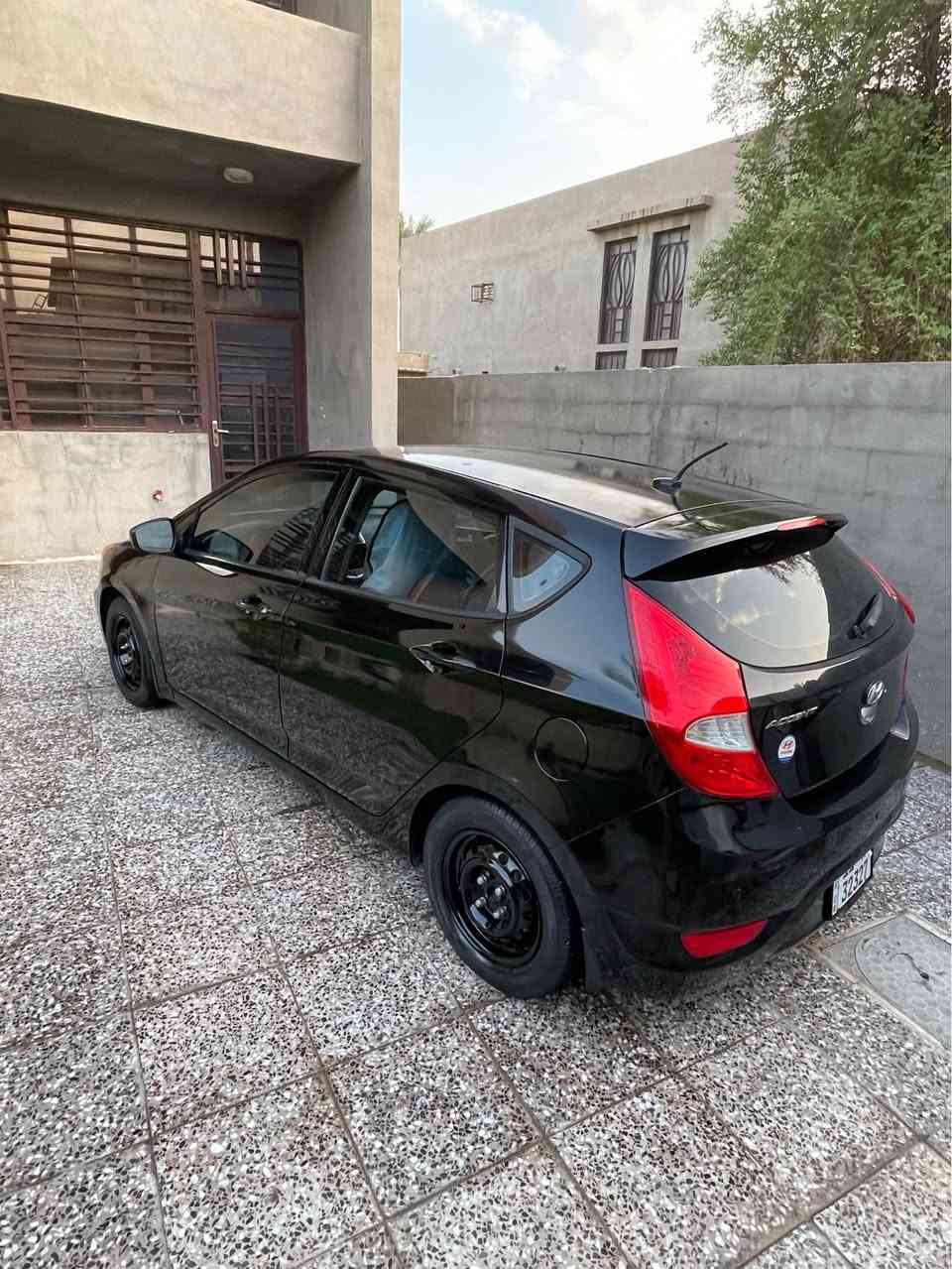 سلام عليكم اكسنت موديل 12 كنديه كلين لسياره صبغ بنيد بدون حادث جراد فقط محرك 1600 جيدي اي كير ATلمرغوب سياره جديده وخير من الله ومن دخولها لهاذ ليوم على ايد وحده ماشيه 145حقيقي رقم بعداد تحويل مباشر باسمي لسياره اي ستفسار ***********مكان بغداد بسمايه بغداد, العراق
