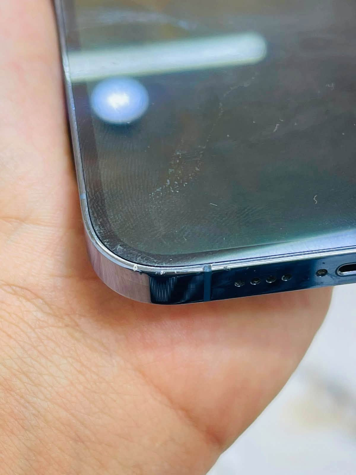سلام عليكم ايفون ١٣برو ماكس للبيع التلفون نضيف ما عدا بي طكتين بل اطراف كامل كواتونة لاصلي شرط بطاوية 🔋86لا مبدلة ولا مرفعة التلفون بلادي وشرط شحنة يطول من ٩ساعات إلى ١٠حسب لاستخدام ذاكرة 256السعر ٧٥٠وبي مجال بسيط للتواصل ***********.  المو شراي لا يتعبني عنواني بصره ابو الخصيب
