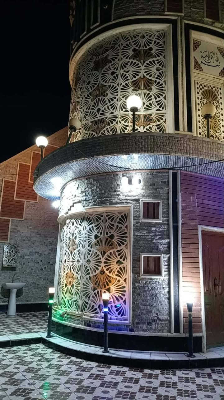 ✨ فرصة ذهبية لا تعوض في قلب الديوانية! ✨
​🏠 دار سكن حديث للبيع (طابو صرف)
📍 الموقع: حي الجمهوري - شارع سالم (بقلب الولاية، متوفرة كافة الخدمات)
📐 المساحة: 200 متر مربع | التصميم: طابقين بناء حديث تحفة فنية (كونكريت مسلح)
​تفاصيل الدار:
​🛏️ غرف نوم عدد 3
​🛋️ صالتين واسعتين + استقبال منفصل
​🍳 مطبخ حديث متكامل
​🚿 صحيات داخلية وخارجية
​🚗 طارمة كبيرة جداً
​🏛️ واجهة الدار حجر بالكامل
​💡 ملاحظة: الدار غير مطلوب ولامحجوز، وجاهز للانتقال الفوري!
​📩 لمعرفة السعر:
اضغط (لايك 👍) وعلق بـ (تم) لتصلك كافة التفاصيل على الخاص، أو اتصل مباشرة بالأرقام التالية:
📞 ***********
📞 ***********
​🏢 مكتب دبي للعقار والمقاولات العامة
📍 العنوان: الديوانية - سايدين الجمهوري - مقابل مدرسة القدس للبنات.
