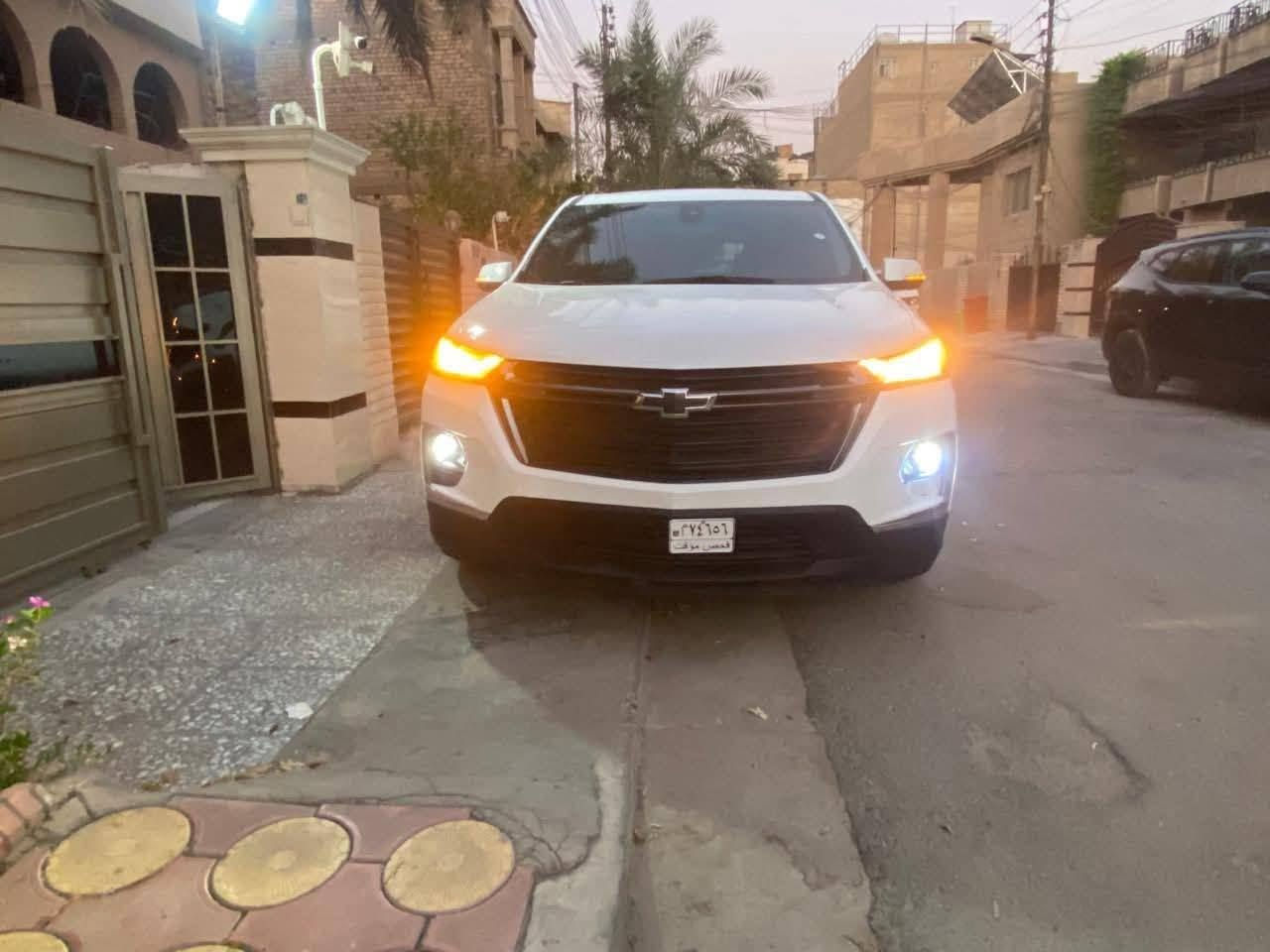 السلام عليكم
🚨 للبيع شفروليه ترافرس  LT 🚨

🔹 الموديل: 2023
🔹 الفئة: LT
🔹 اللون: أبيض 🤍
🔹 الممشى: 29000 كم
🔹 المحرك: 6 سلندر 3.6L
🔹 الدفع:  رباعي
🔹 الوارد: أمريكي 🇺🇸
🔹 القير: أوتوماتيك

✨ مواصفات LT
 منفيس
مكان السياره في بغداد 
تترقم اي محافضه سعر للسياره 220 مبيهه مجال ***********
